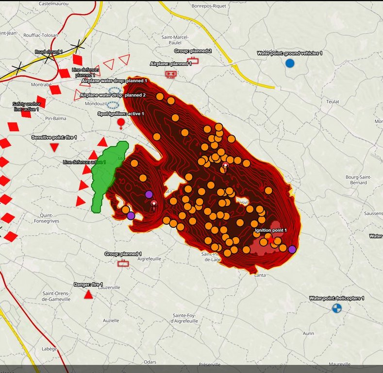 Shared tactical picture with team positions and markers
